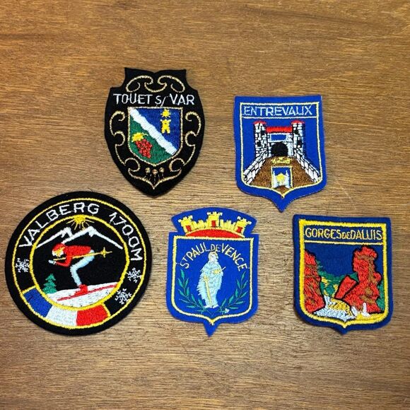 5 Vintage French City Crest Patches, Ski Resort 1970s Tourist Souvenir France - Picture 2 of 9